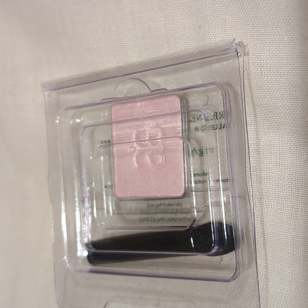 Eye shadow - Picture 3 of 3
